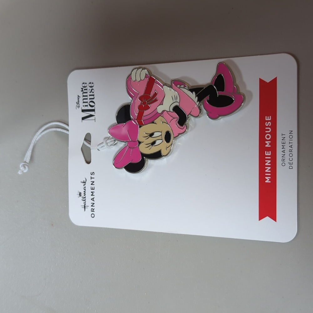 NIP Valentine Minnie ornament